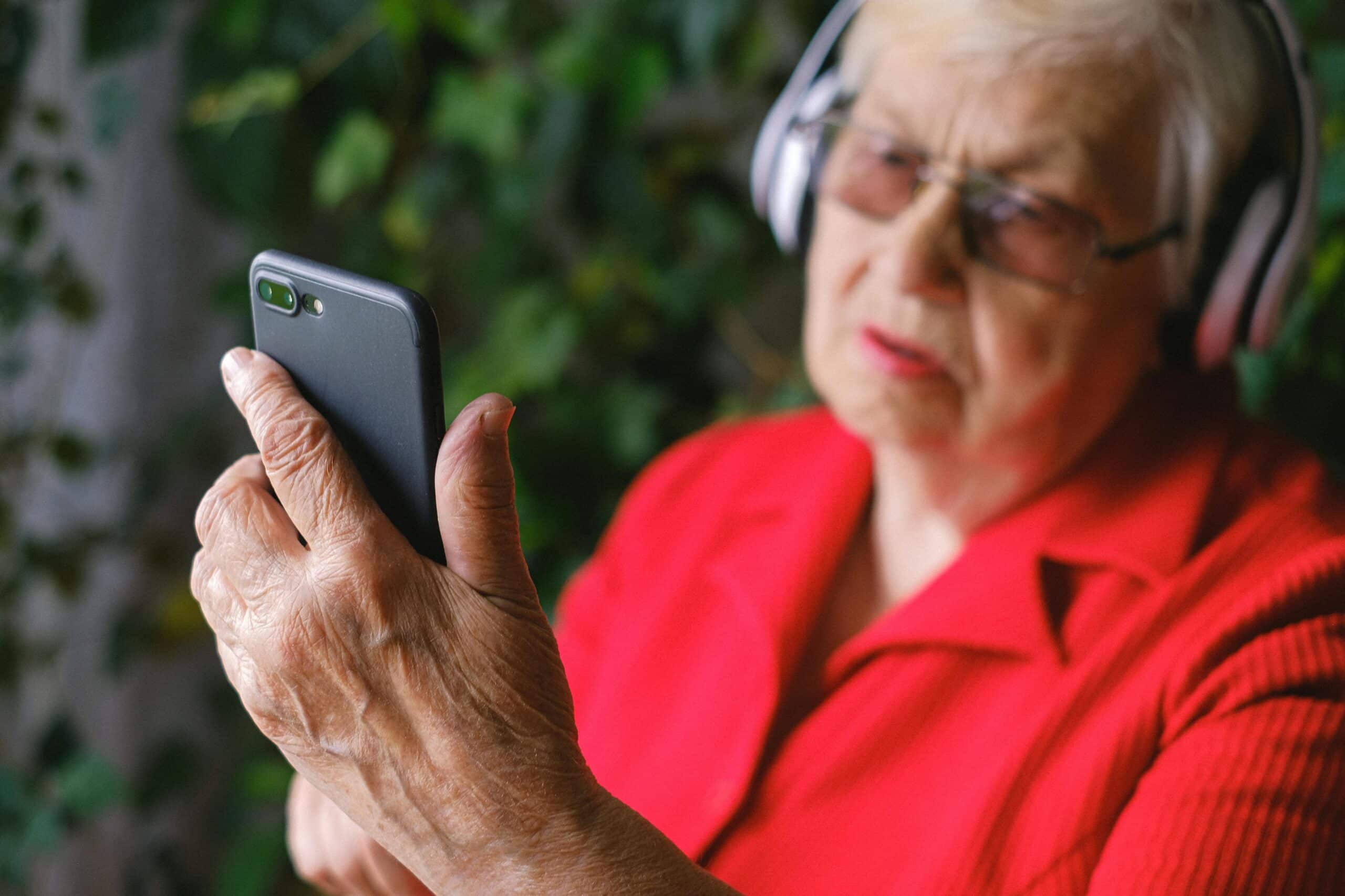 Brugen af smartphonekameraer til at udtrække vitale tegn og blodsukkerdata gennem transdermal optisk billeddannelse (TOI)